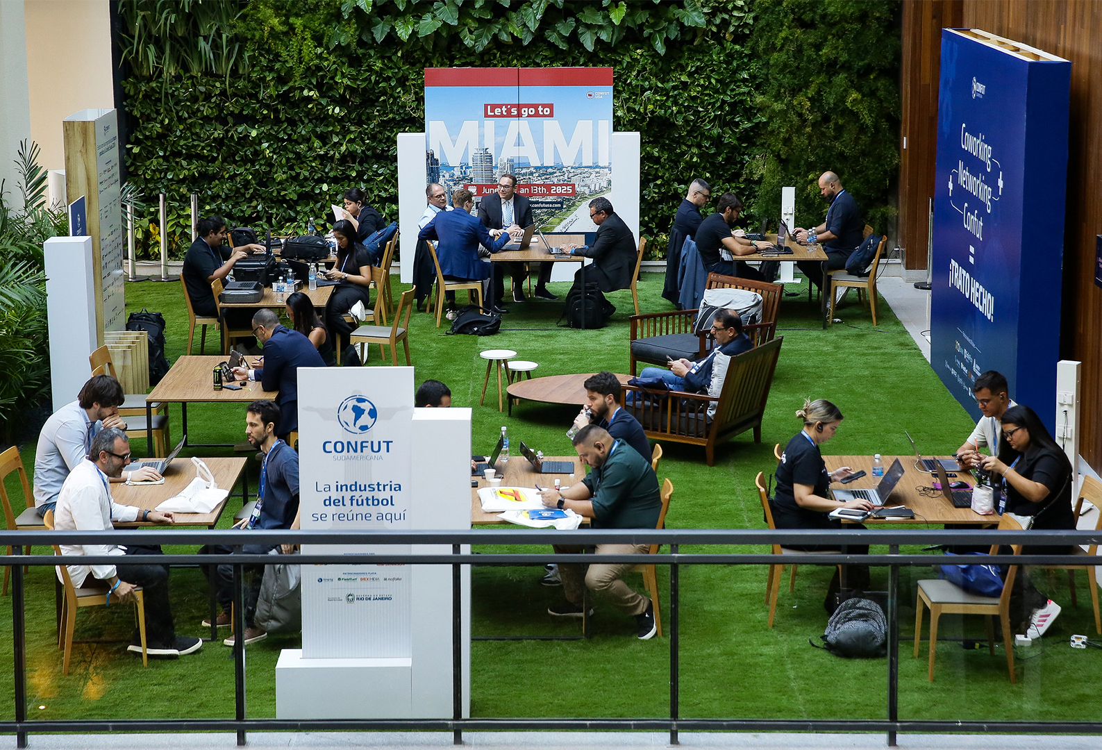 Momento da Confut — networking e experiência do evento